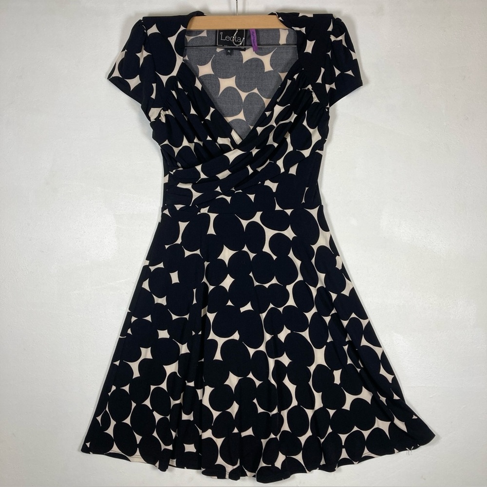 Leota New York Midi Wrap dress  PS white black V Neck A Line geometric Casual